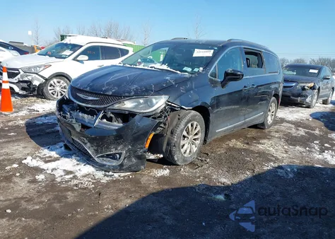 2019 Chrysler Pacifica Touring L z USA, uszkodzony, nr VIN 2C4RC1BG8KR721402